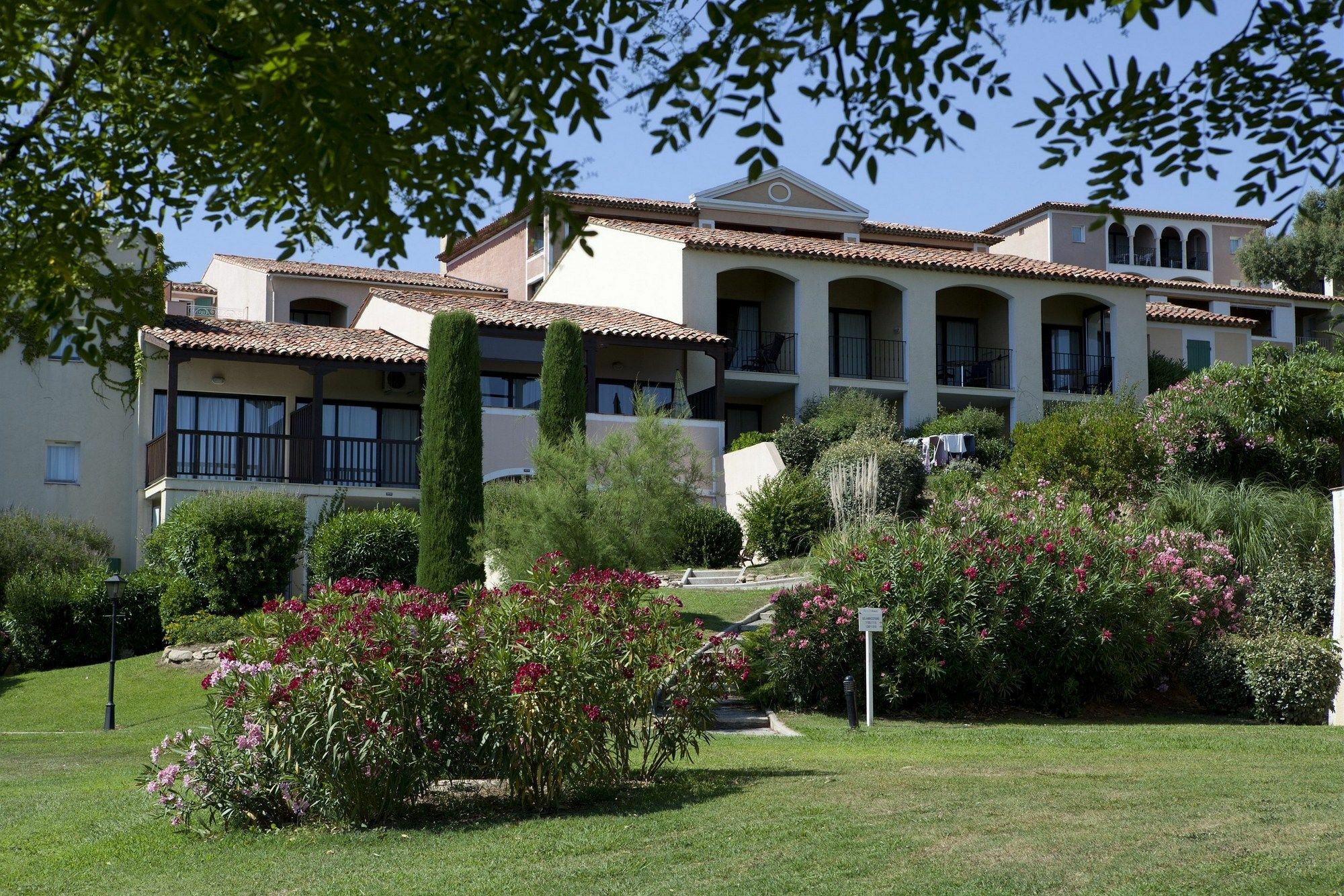 Residence Pierre & Vacances Les Parcs De Grimaud Zewnętrze zdjęcie